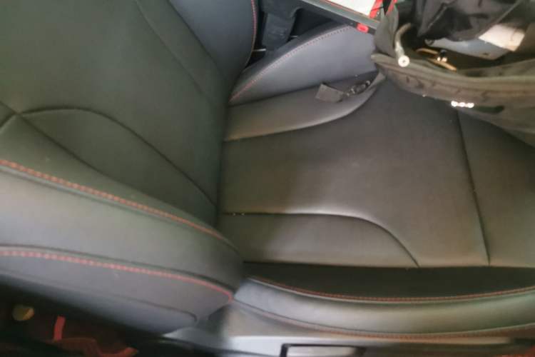 Used Haval M6 2019 1.5T DCT Two-Wheel Drive Elite Version China VI Standard Right Front Seat