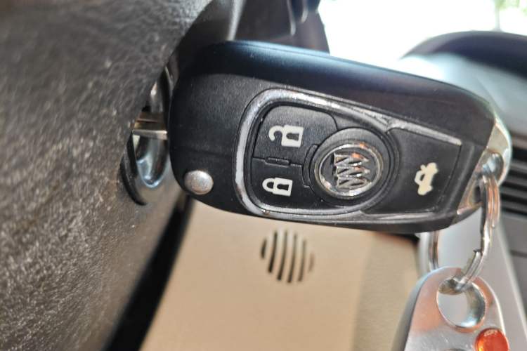 Used Buick Excelle 2011 1.6LX-AT Vehicle Key