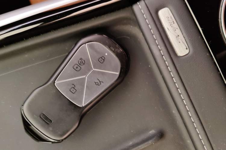 Used XPeng G9 2022 702 Pro Vehicle Key