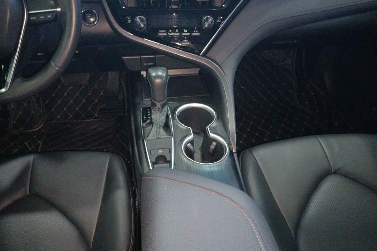 Used Toyota Camry 2023 2.0GVP Premier Edition Gear Lever