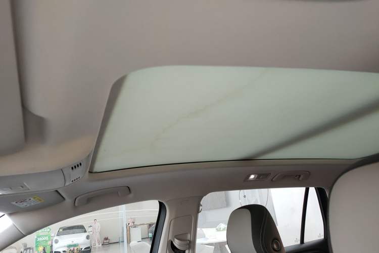 Used Volkswagen Tayron 2023 300TSI Two-Wheel-Drive Luxury Plus Advanced Edition Headliner