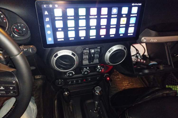 Used Jeep Wrangler 2015 3.0L Sahara Four-Door Comfort Edition
