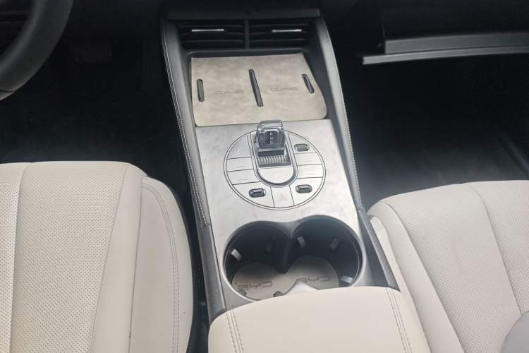 Used BYD Seal 06 New Energy 2024 DM-i 80KM Prestige Model
