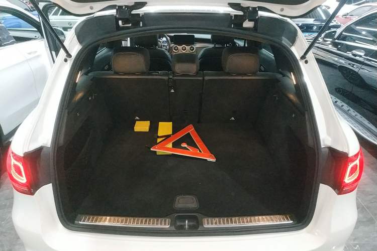 Used Mercedes-Benz GLC 2020 GLC 300 L 4MATIC Dynamic Edition
