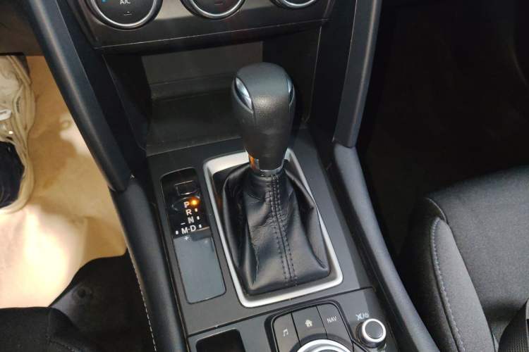 Used Mazda CX-4 2020 2.0L Automatic Two-Wheel Drive Blue Sky Dynamic Edition Gear Lever