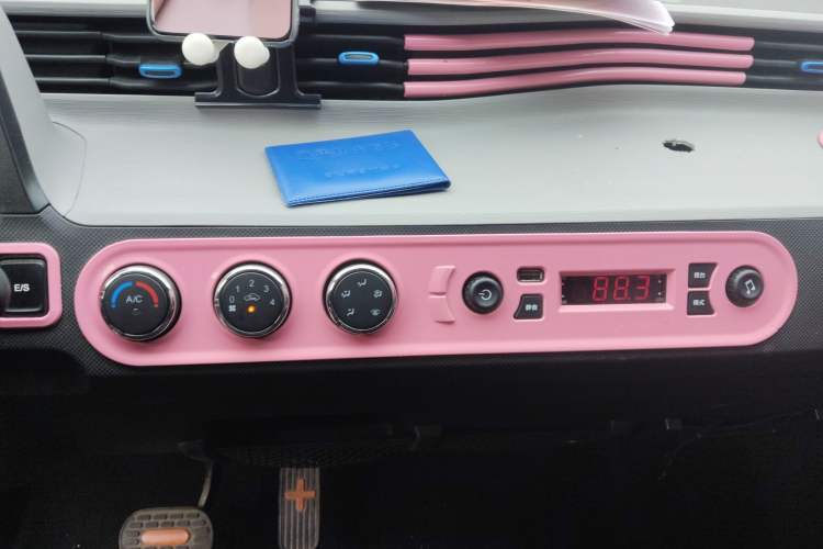 Used Wuling Hongguang MINIEV 2020 Enjoyment Model Lithium Iron Phosphate Audio And AC Panel