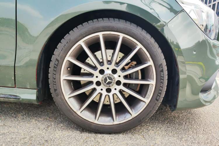 Used Mercedes-Benz CLA 2019 CLA 220 4MATIC Right Front Wheel Hub