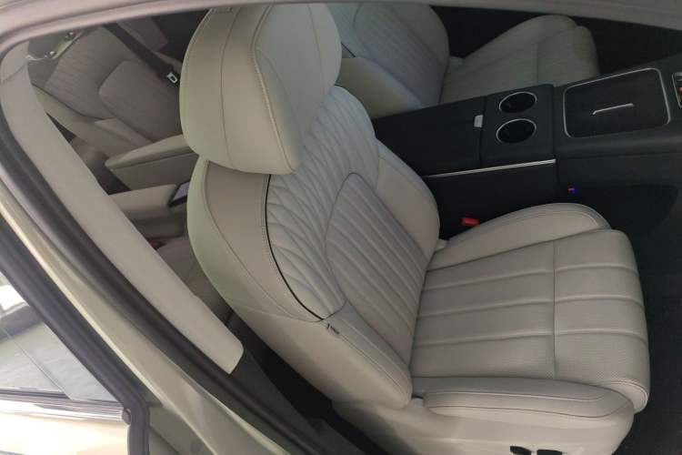 Used VOYAH Dream 2025 PHEV Four-Wheel-Drive Flagship Version – Qiankun Edition
