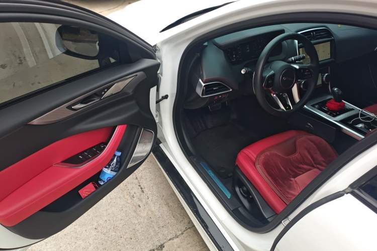 Used Jaguar XEL 2025 2.0T 250 PS R-DYNAMIC 90th Anniversary Edition