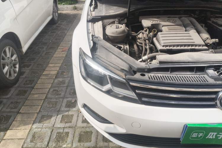 Used Volkswagen Lamando 2015 230TSI DSG Fashion Edition Right Front Headlight