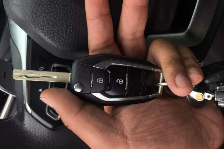 Used SAIC MAXUS G10 2022 2.0T Automatic Elite Edition Gasoline 7-Seater