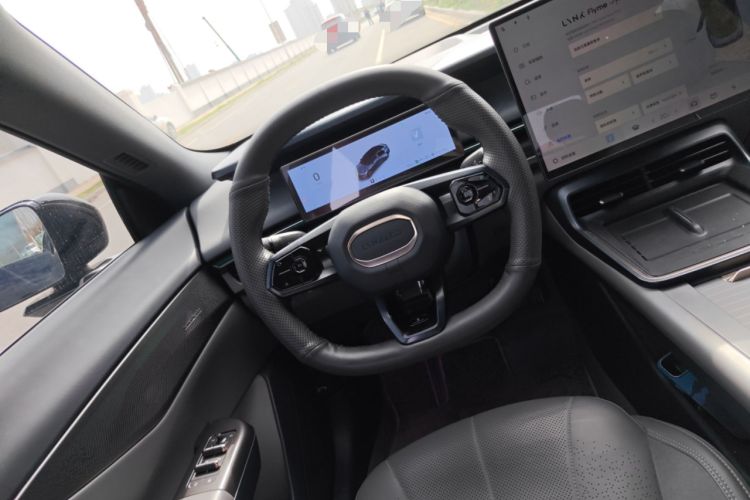 Used Lynk & Co 07 2024 EM-P 126 Long-Range Halo Steering Wheel