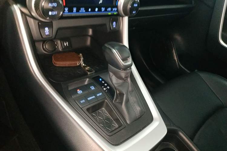 Used Toyota Wildlander 2021 2.0L CVT Two-Wheel Drive Luxury Edition
