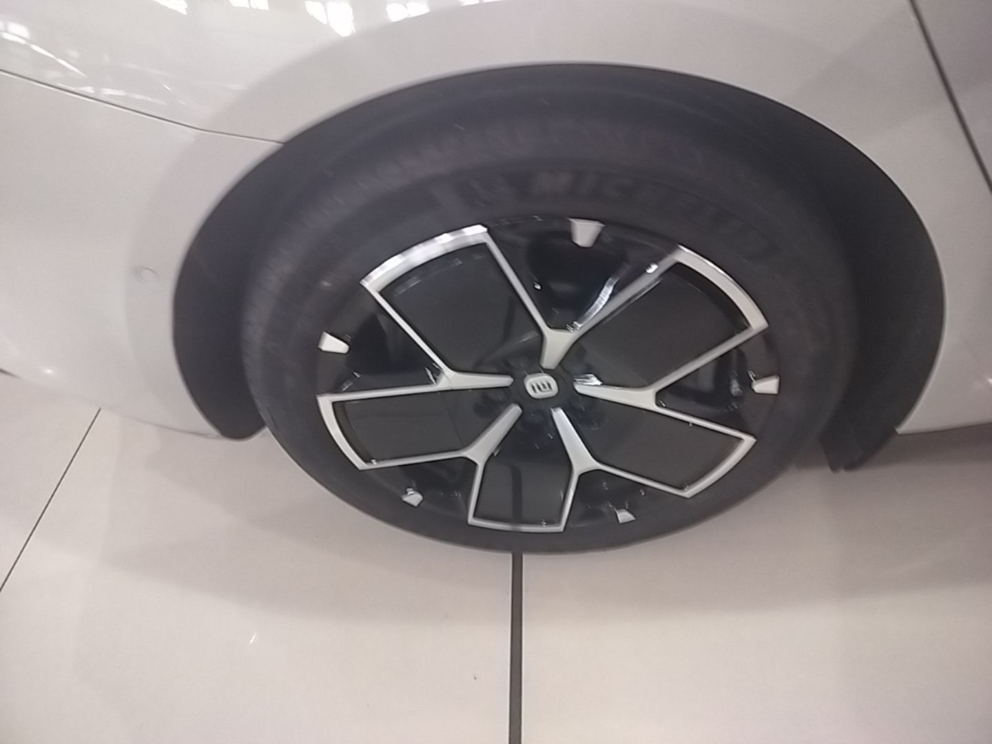 Xiaomi Auto SU7 2024 Rear-Drive Long-Range Intelligent Driving Version — снимка 11