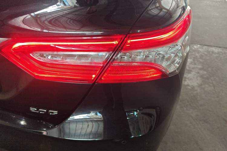 Used Toyota Camry 2021 2.0G Luxury Edition Exterior 3