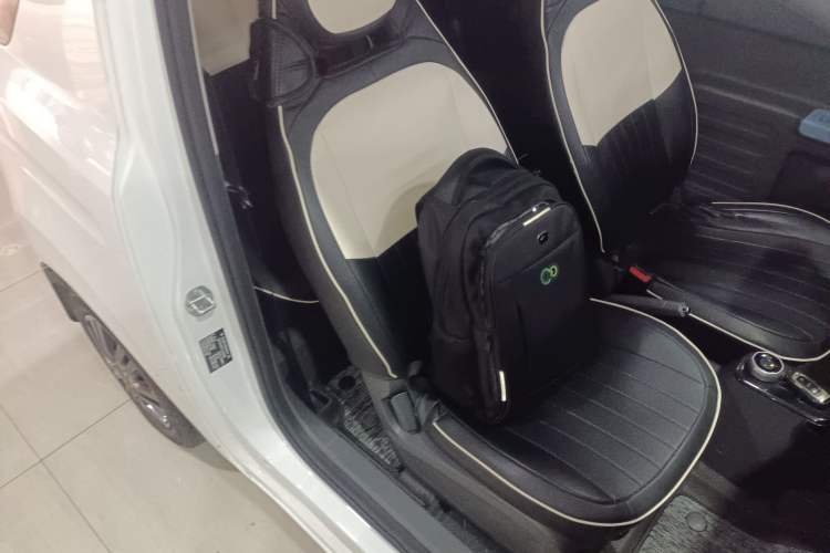 Used Geely Galaxy Panda 2024 Panda Mini 200km Endurance Bear Right Front Seat