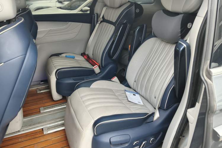 Used Roewe iMAX8 2022 400TGI Prestige Edition