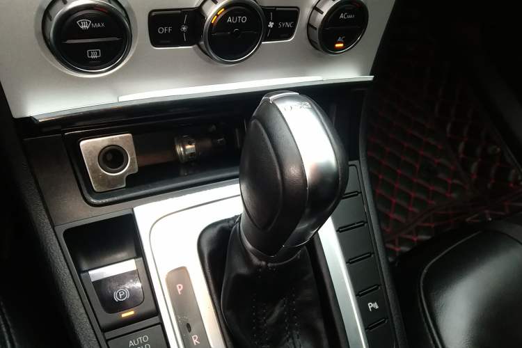 Used Volkswagen Magotan 2012 Revised 1.8TSI Luxury Version Gear Lever