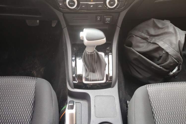 Used Isuzu D-MAX 2020 1.9T Two-Wheel Drive Automatic Comfort Edition China VI Standard RZ4E Hi-Power
