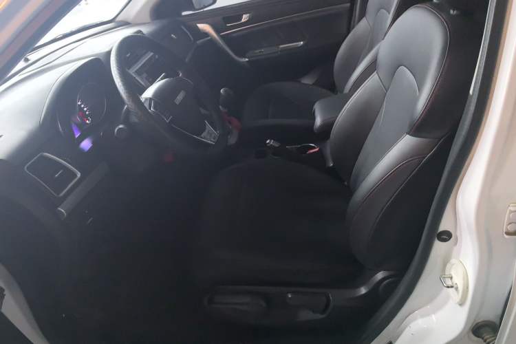 Used Haval M6 2019 1.5T Manual Two-Wheel Drive Elite Version China VI Standard Left Front Seat