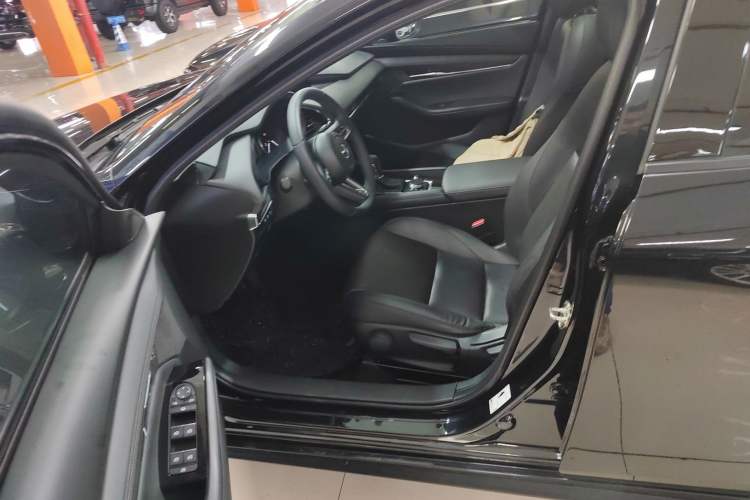 Used Mazda 3 Axela 2023 2.0L Automatic Zhiya Edition Left Front Seat