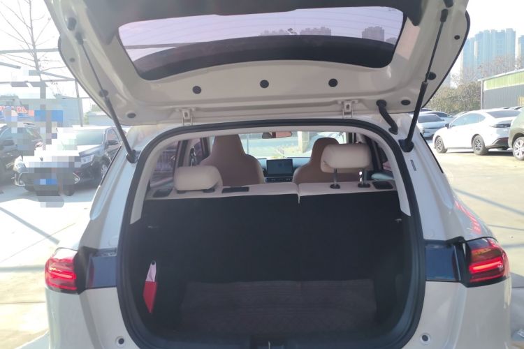 Used Wuling Bingo PLUS 2024 330 km Range Five-Seater Version
