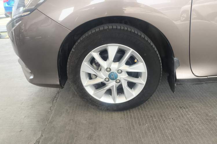 Used Honda Gienia 2017 1.5L CVT Comfort Version Left Front Wheel Hub