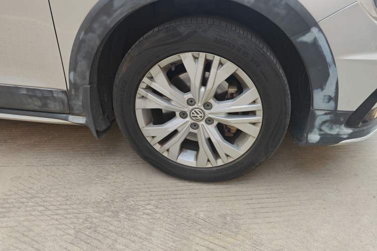 Used Volkswagen C-TREK 2017 230TSI DSG Comfort Version
