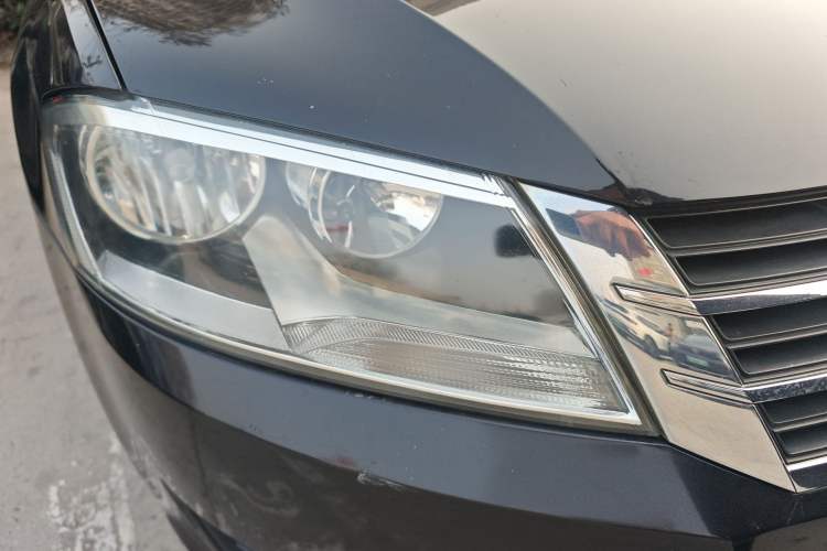 Used Volkswagen Lavida 2013 Revised Classic 1.6L Manual Fashion Edition Right Front Headlight