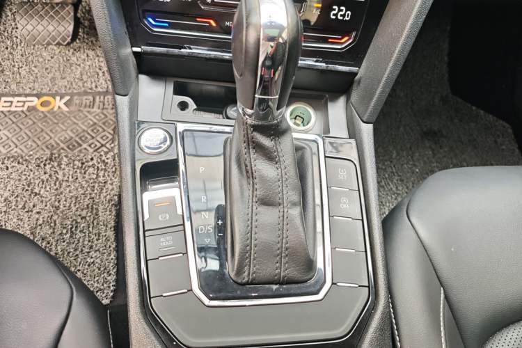 Used Volkswagen Lamando 2021 280TSI DSG Comfort Edition Gear Lever