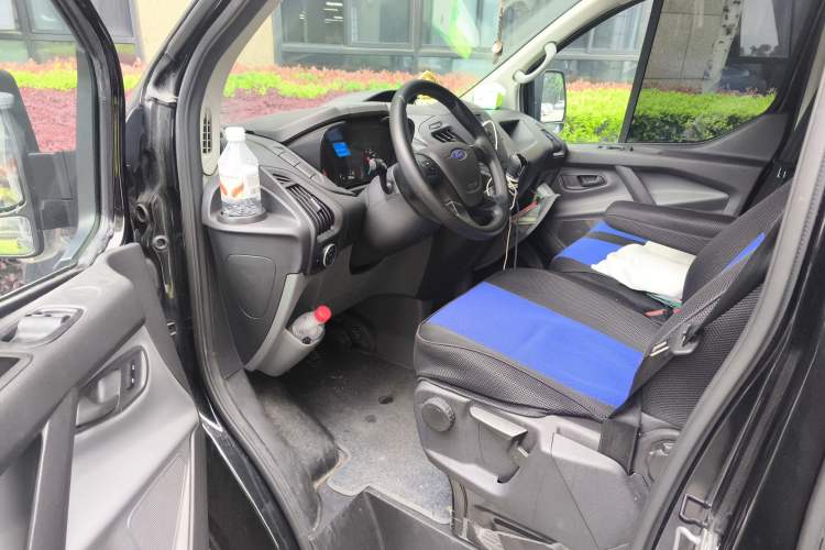 Used Ford Transit 2020 2.0T Diesel Multi-Function Commercial Vehicle Mid-Chassis Low-Roof Design with Dual Rear Doors Emission Standard China V Driver Seat