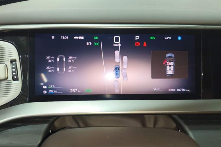 Used Denza D9 2025 DM-i Intelligent Drive 1020 Four-Wheel Drive Flagship Model