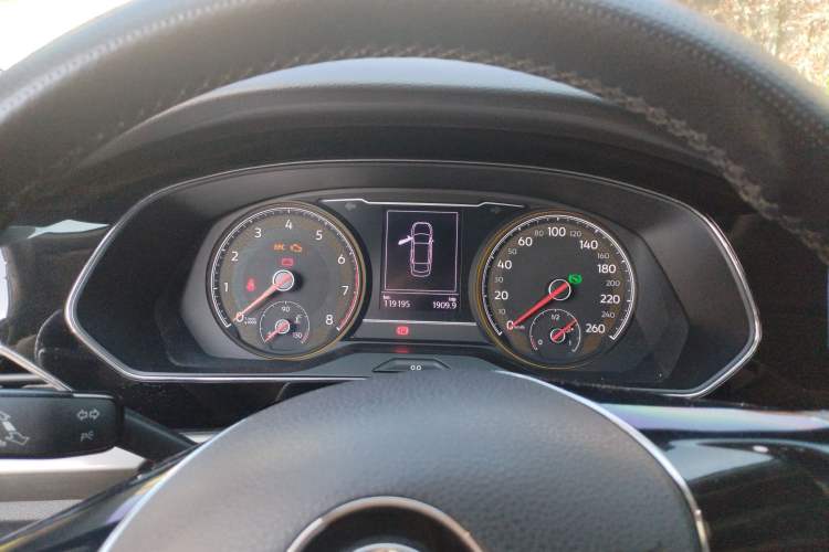 Used Volkswagen Passat 2019 280TSI Business Edition China VI Instrument Cluster