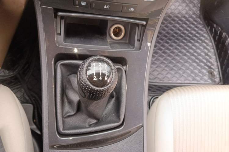 Used Mazda 3 2015 Sedan 1.6L Manual Comfort Model