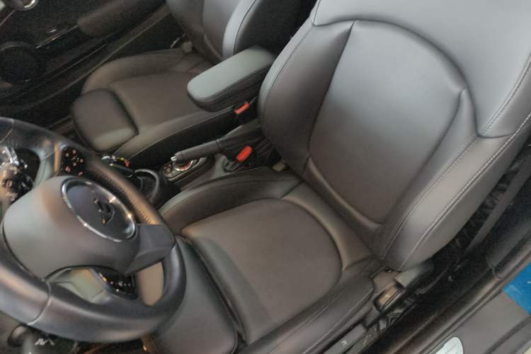 Used MINI MINI 2022 1.5T COOPER Classic Edition