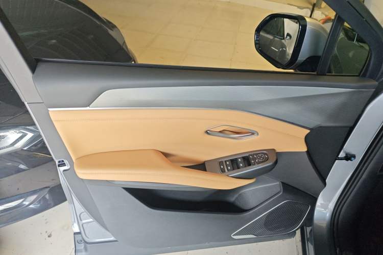 Used BYD Song L DM-i 2024 112 km Leading Edition