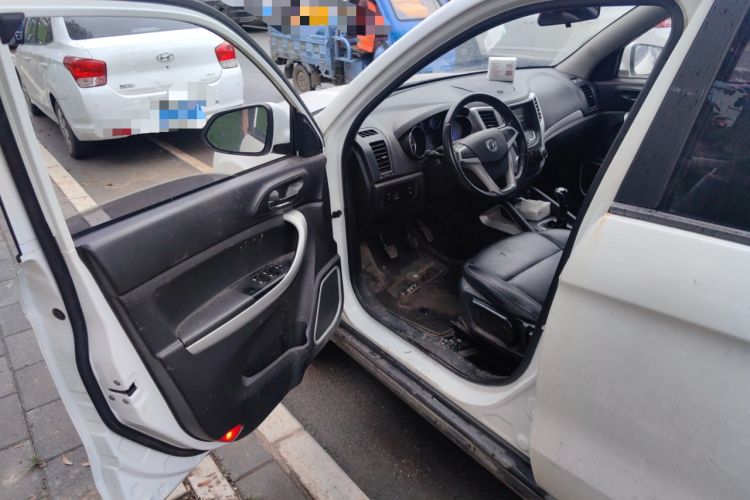 Used Changan CS35 2016 1.6L Manual Luxury Model China V Standard
