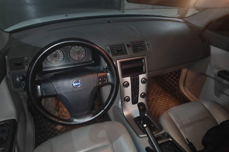 Used Volvo S40 2011 2.0L Automatic ZhiShang Edition