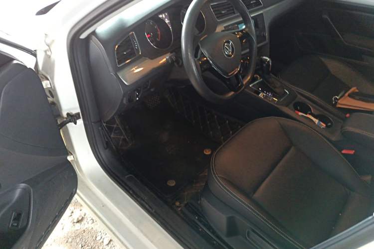 Used Volkswagen Lamando 2015 230TSI DSG Fashion Edition Driver Seat