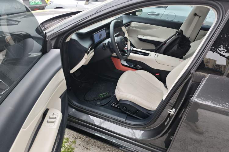 Used Lynk & Co 07 2024 EM-P 126 Long-Range Halo Driver Seat