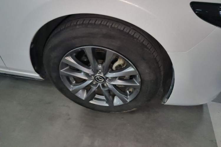 Used Mazda 3 Axela 2020 1.5L Automatic Luxury Version Right Front Wheel Hub