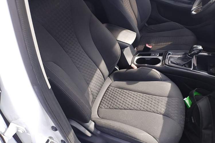 Used Roewe i5 2020 1.5L Automatic 4G Connected Linghao Edition