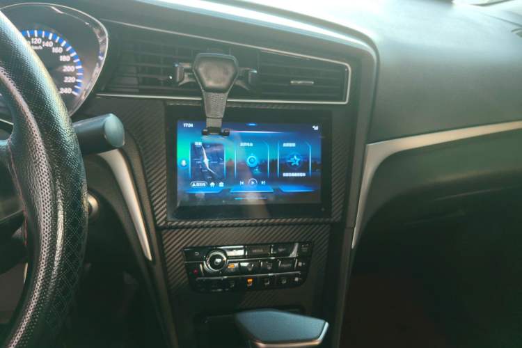 Used Venucia D60 2018 1.6L CVT Smart Connect Elite Edition Audio And AC Panel