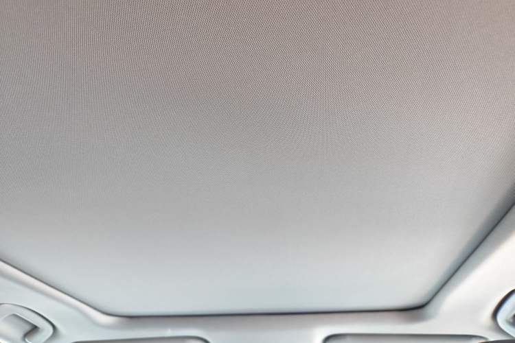 Used Toyota Camry 2019 Dual-Engine 2.5HQ Flagship Edition China VI Standard Headliner