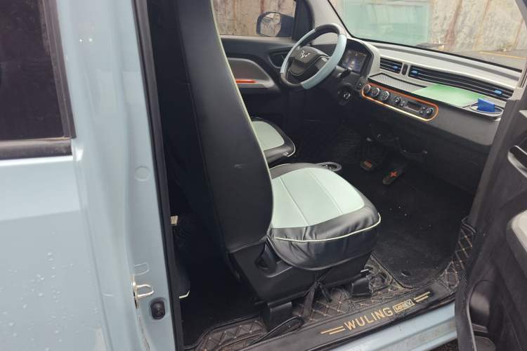 Used Wuling Hongguang MINIEV 2020 Enjoyment Model Lithium Iron Phosphate Right Front Seat