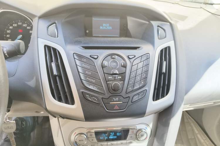 Used Ford Focus 2012 Sedan 1.6L Automatic Fashion Edition