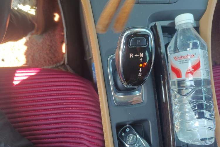 Used Buick LaCrosse 2016 Revised 20T Leading Edition Gear Lever