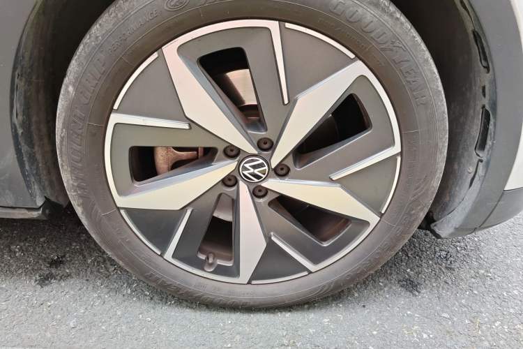 Used Volkswagen ID.4 CROZZ 2022 Long-Range PURE+ Edition Right Front Wheel Hub