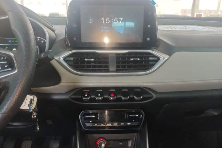 Used Baojun 510 2017 1.5L Manual Fashion Model Audio And AC Panel