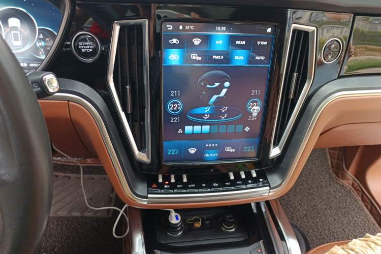 Used Zotye T700 2017 1.8T Dual-Clutch Prestige Model
